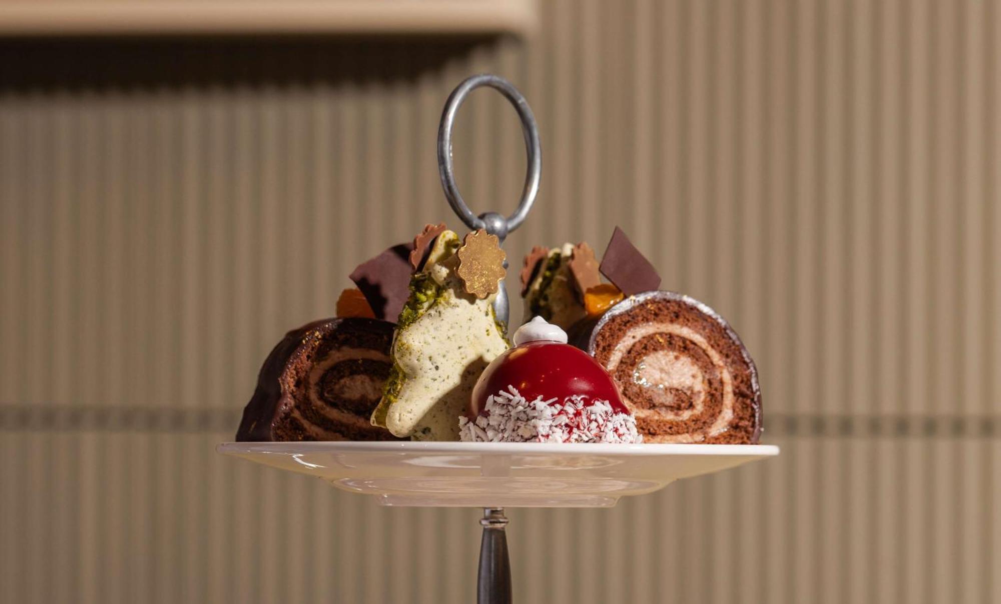 Art'Otel London Battersea Power Station, Powered By Radisson Hotels Londres Exterior foto A selection of petits fours