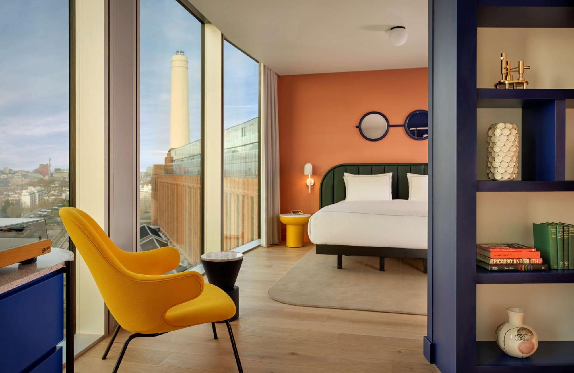Art'Otel London Battersea Power Station, Powered By Radisson Hotels Londres Exterior foto A bedroom at the Standard London
