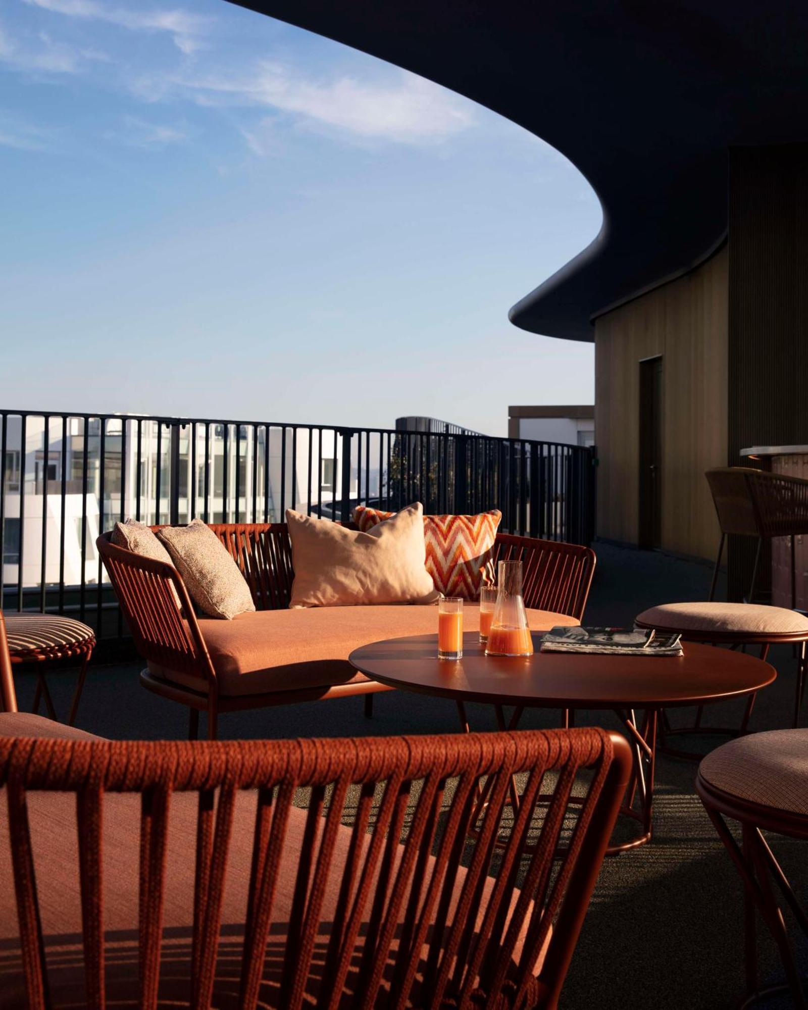 Art'Otel London Battersea Power Station, Powered By Radisson Hotels Londres Exterior foto The Terrace at the Mandarin Oriental, Paris