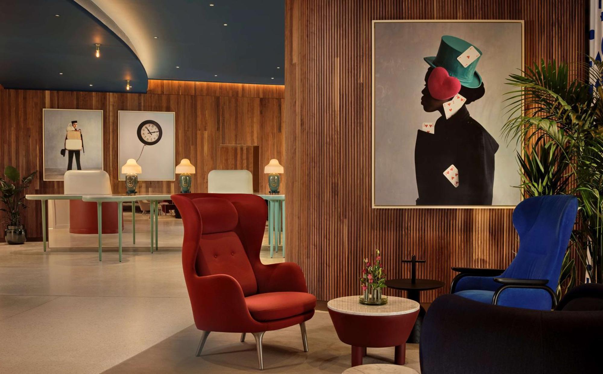 Art'Otel London Battersea Power Station, Powered By Radisson Hotels Londres Exterior foto The lobby of the hotel