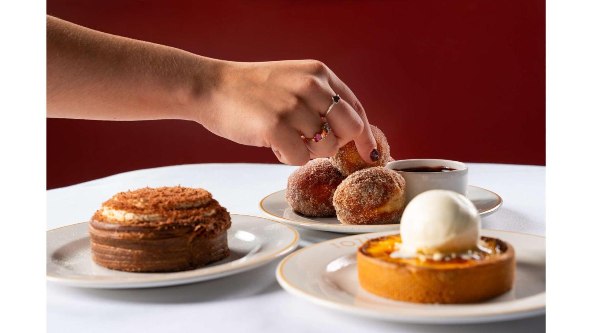 Art'Otel London Battersea Power Station, Powered By Radisson Hotels Londres Exterior foto A selection of desserts
